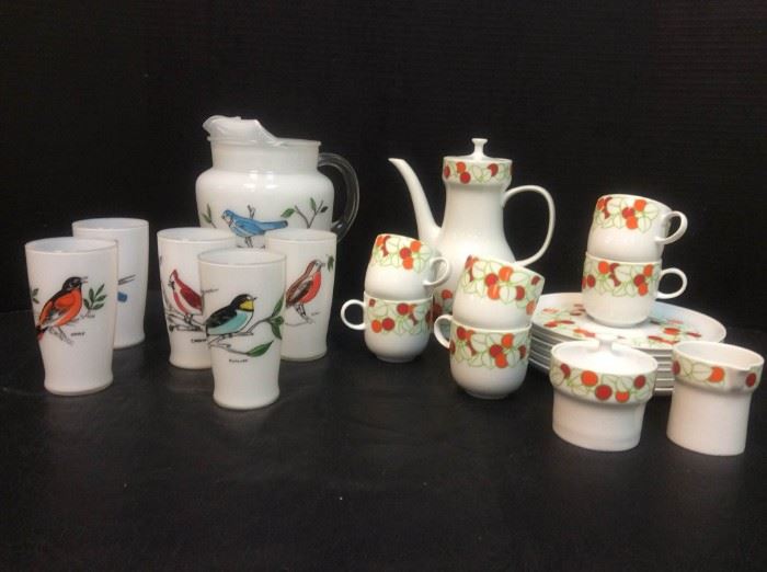 EB904G Vintage Pitcher and Glasses with Birds  Melitta Service