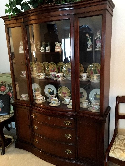 This South Toledo Villa Is Full Of Nice Furniture and Treasures!...AND...The Villa Is For Sale Too!  Come See!  OK...Let's Start Off With Furniture...Here's A Stunning Bow Front Glass China Cabinet...A Must See...