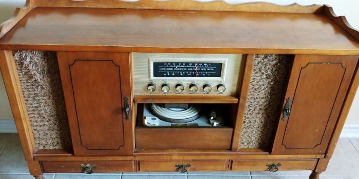 Vintage Curtis mathes tube stereo console