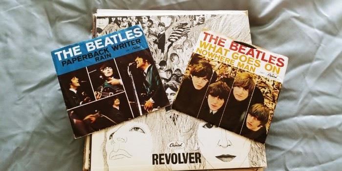 The Beatles - 45’s and LP (Records)