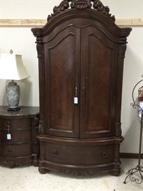 Full picture of armoire