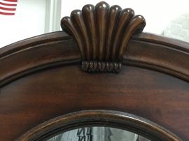 Detail on top of mirror