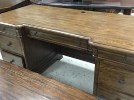 Close up of the desk - 2 drawers on each end - large middle drawer