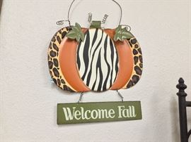 Fall wall hanger
