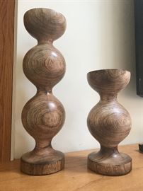 These wooden candle stands are fabuuuulous!