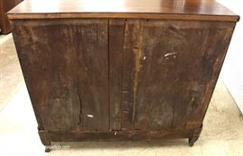 ANTIQUE Oak 4 Drawer Chest
Located Inside – Auction Estimate $300-$600