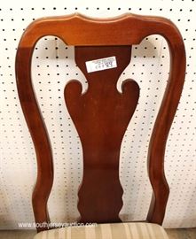 8 Piece Cherry Queen Anne Dining Room Set by “Thomasville Furniture, Impressions Collection”
Located Inside – Auction Estimate $300-$600