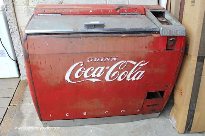 VINTAGE Coca Cola Chest Cooler with Original Paint
Located Dock – Auction Estimate $200-$400