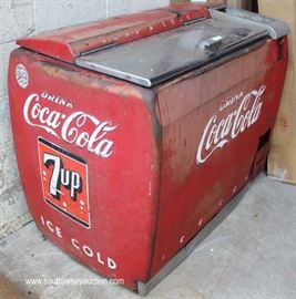 VINTAGE Coca Cola Chest Cooler with Original Paint
Located Dock – Auction Estimate $200-$400
VINTAGE Coca Cola Chest Cooler with Original Paint
Located Dock – Auction Estimate $200-$400