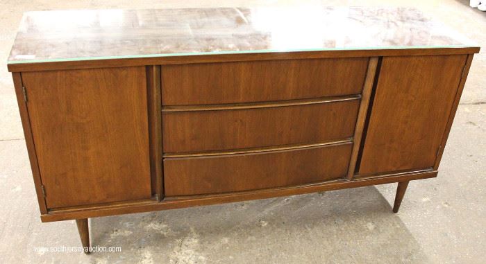 Mid Century Modern Danish Walnut Credenza with Custom Glass Top by “Bassett Furniture”
Located Inside – Auction Estimate $200-$400