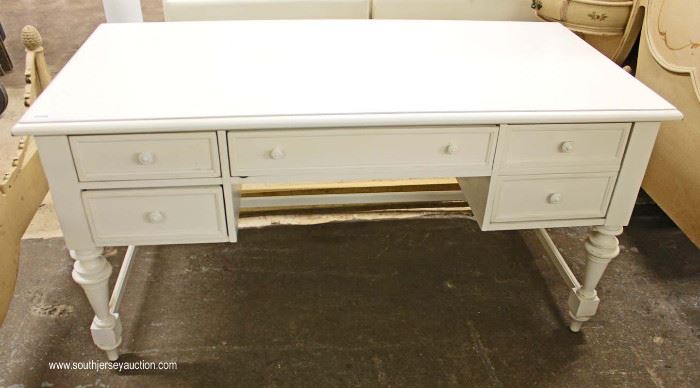 White Contemporary Decorator 5 Drawer Desk
Located Inside – Auction Estimate $100-$300