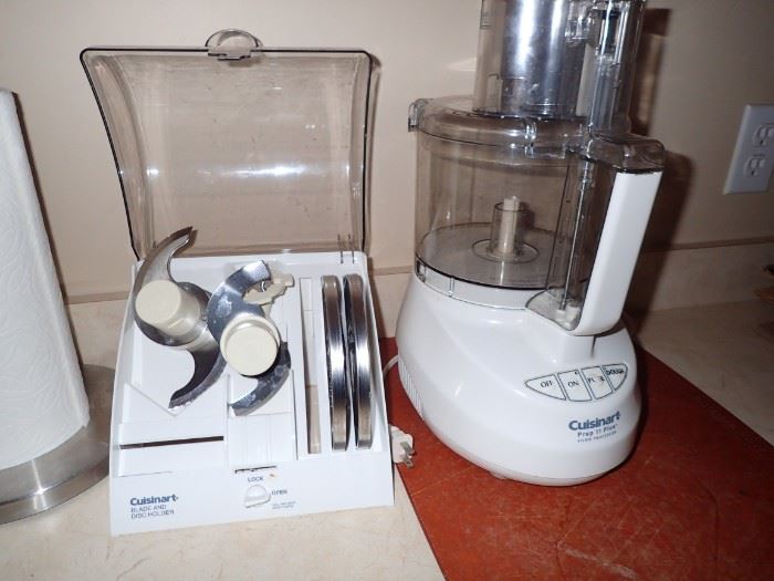 CUISINART CHOPPER WITH ASSORTED ATTACHMENTS