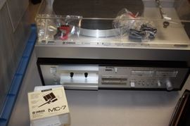 Yahama P850 turn table