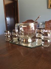 Mid Century Modern “Dorothy Thorpe” punch bowl set (12 cups)