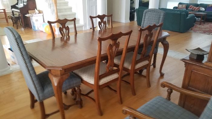 Ethan Allen Dining Table and chairs