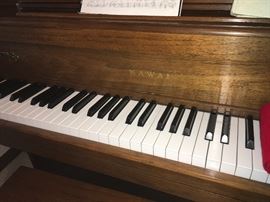 SUPER CLEAN KAWAI UPRIGHT PIANO