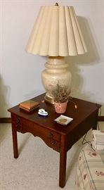 LEXINGTON TABLE WITH ONE OF 2 MATCHING LARGE LAMPS.