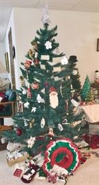 LOTS OF CHRISTMAS DECOR.