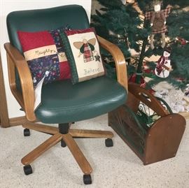 EXTRA NICE LEATHER & WOOD OFFICE CHAIR