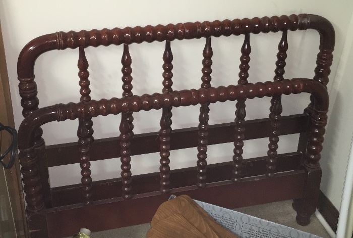 TWIN SIZE JENNY LIND BED.