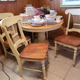 Kitchen table, nice heavy quality