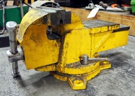 Heavy Duty 6" Bench Vice