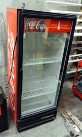 5' True Beverage Refrigerator Model #GDM-12