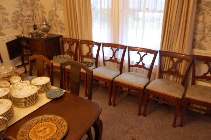 Another set of 6 dining room chairs