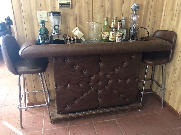 Vintage bar with two stools