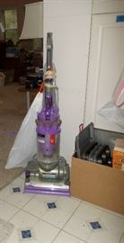 Dyson vacuum cleaner w/accessories