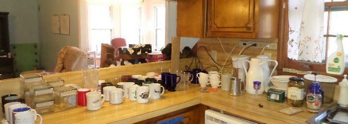 lots of kitchen items