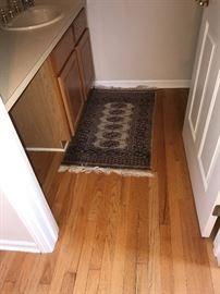 AREA RUG