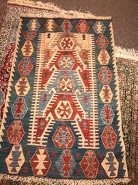 VINTAGE HAND-MADE TURKISH OUSHAK RUG