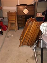 15 VINTAGE SNYDER CHAIR COMPANY WOODEN FOLDING CHAIRS