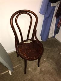 WOODEN CHAIR