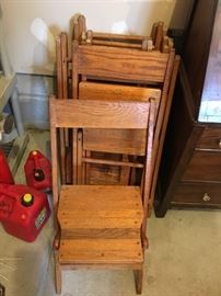 15 VINTAGE SNYDER CHAIR COMPANY WOODEN FOLDING CHAIRS