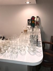 BARWARE AND GLASSWARE