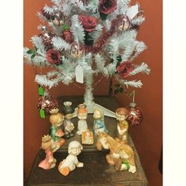 Vintage Nativity Set (mistake set, the characters don't have eye color). #creepy