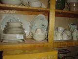 Red wing Mid Ccentury China, Chips most pieces