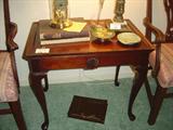queen anne cherry Butlers table..