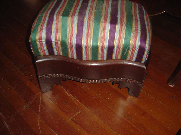 H10 - L   2 Empire square stools