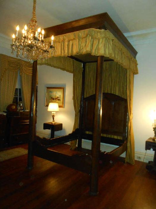Large Teaster Bed with Hangings