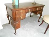 Sligh Furniture Clawfoot Leathertop Desk