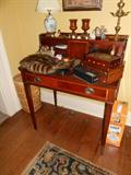 Federal style Desk, Inlaid and Banded