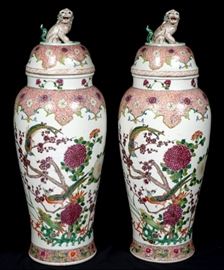 Pair Qing Chinese Famille Rose Covered Vases