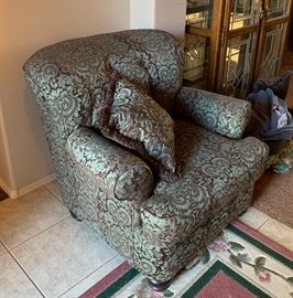 Ashley Furniture Oversized Accent Chair Dimensions: (HxWxD in) 37x42x44in