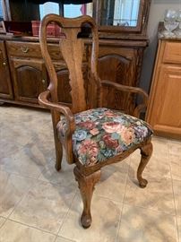 Carved Oak Dining Table w/6 Chair Dimensions: (HxWxD in) 30.5x48x72 or 48in