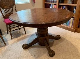 Oak Clawfoot Table Dimensions: 30inH x 48in Diameter