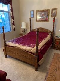 American Heirloom Queen Oak Poster Bed Tempurpedic Memory Foam Cloud Supreme Mattress Dimensions: (HxWxD in) 65x63x86in