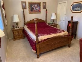 American Heirloom Queen Oak Poster Bed Tempurpedic Memory Foam Cloud Supreme Mattress Dimensions: (HxWxD in) 65x63x86in